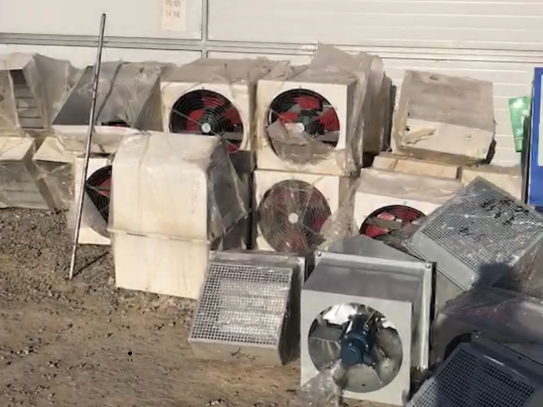 中國化學(xué)工程第十一建設(shè)有限公司-新疆風(fēng)冷螺桿機(jī)組